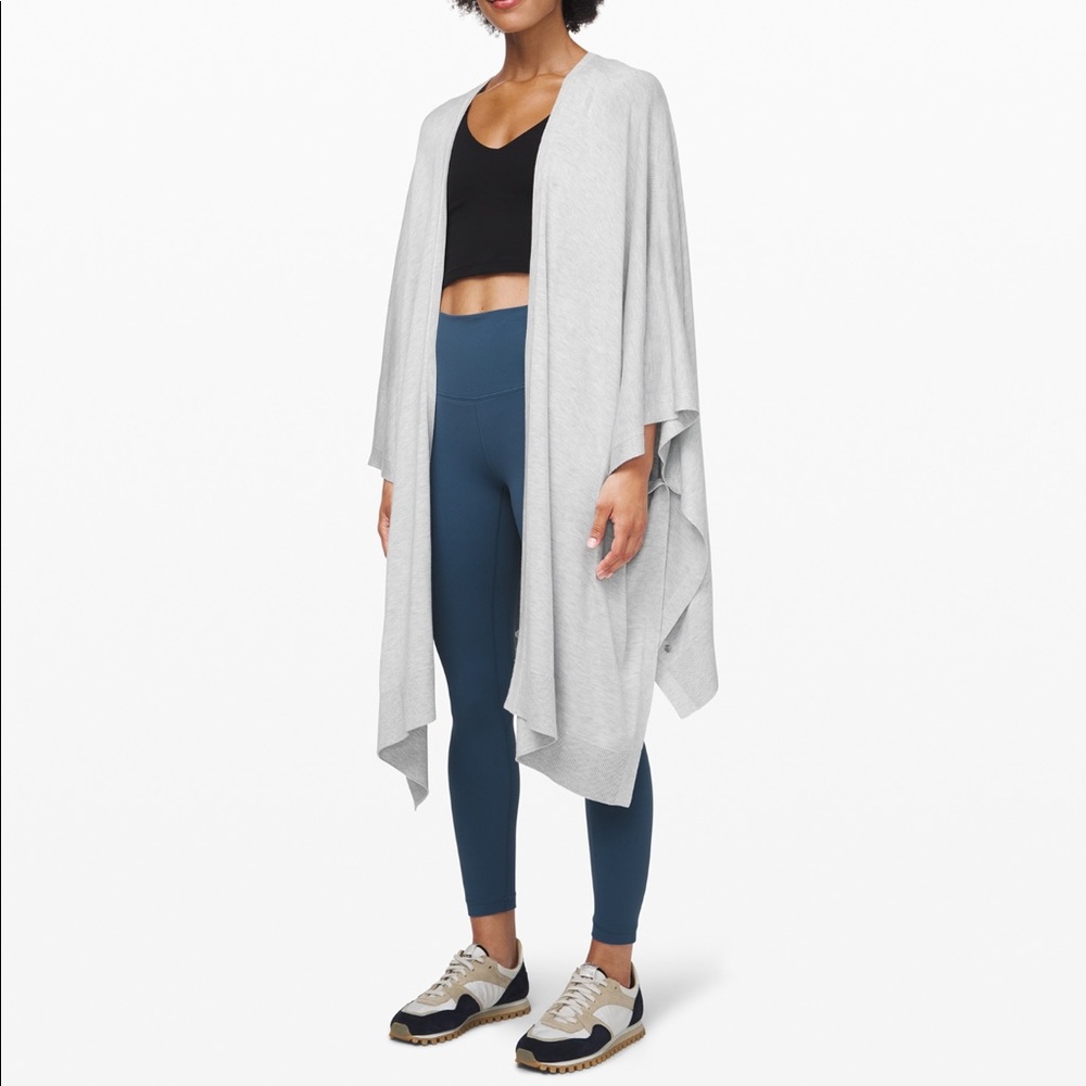Lululemon Throw It On Wrap